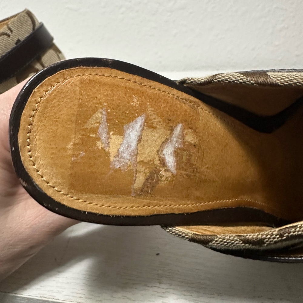 Coach Jodi Tan Signature Canvas Peep-Toe Clog Heels with Gold Buckle y2k vintage - Picture 11 of 12